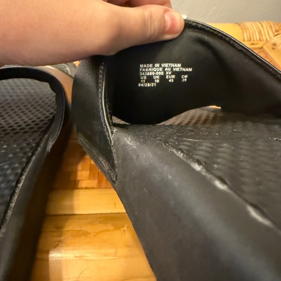 Nike Black Slides with Logo - Picture 4 of 4
